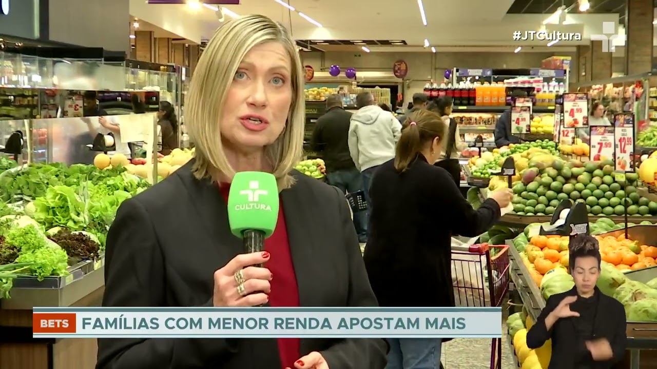 Famílias de menor poder aquisitivo cortam gastos com comida e bebida para apostar online