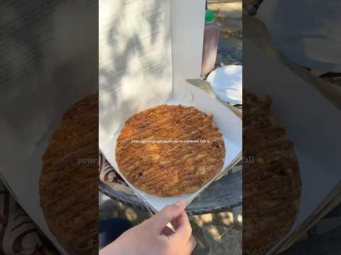 Your sign to go get apple pie to celebrate fall 🥧 #sandiego #lifestyle #fall #autumn #food #julian