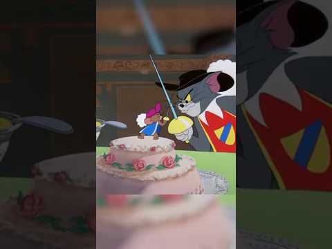 who's a better sword fighter 👇🏻⚔️