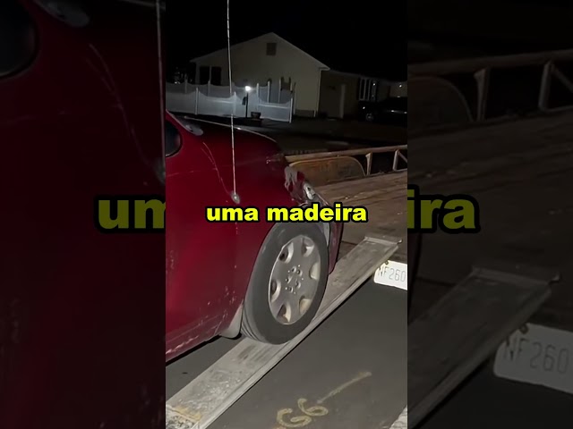 ELE SÓ QUERIA COLOCAR O CARRO EM CIMA DO CAMINHÃO! 🤣 #shorts #curiosidades