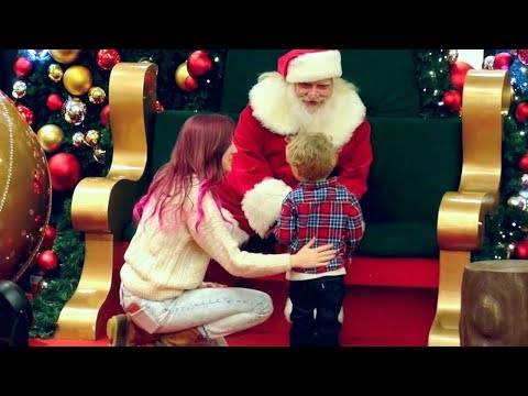 Toddler Meets Santa!