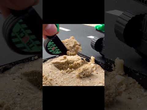 รถขุด+รถดั้ม สร้างเสาไฟจราจร