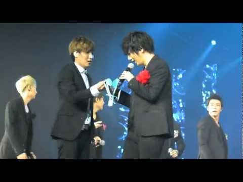 060412 Super Show 4 Paris - Rokkugo (Condoms & Bra)
