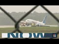 United Airlines plane rolls off runway at Houston airport  - 01:10 min - News - Video