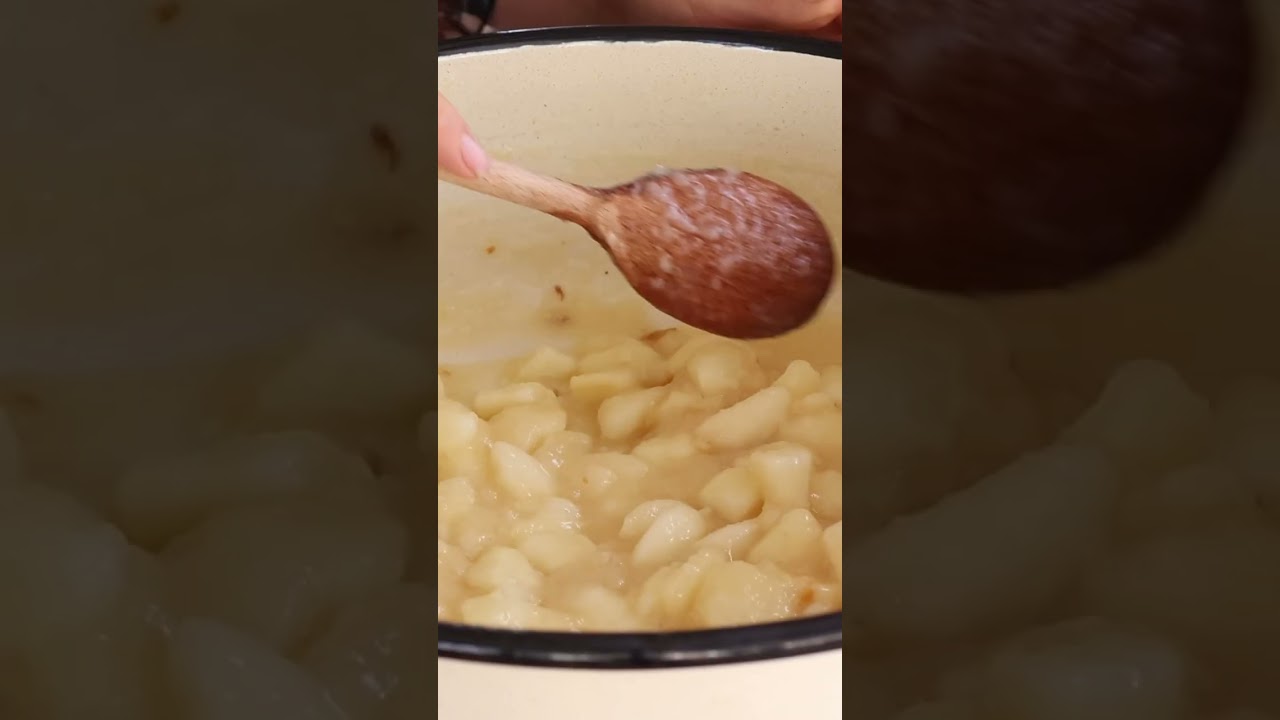 Hrušková povidla využijete zejména jako náplň při přípravě koláčů a dalších moučníků #toprecepty