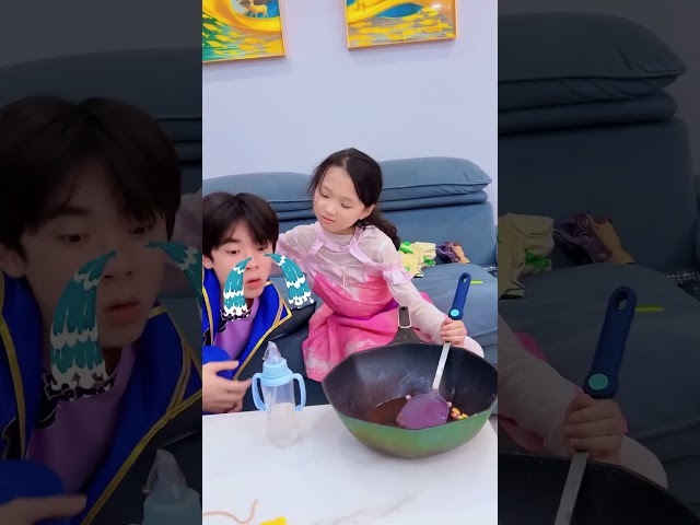 宝贝太忙了还要带小孩！#斗罗大陆 #唐舞桐与唐老六 #小舞 #唐舞桐 #唐三 #唐老六