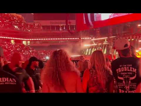 Morgan Wallen - Kiss Her in Front of You