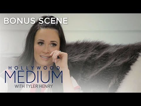 Kacey Musgraves' Mother Confirms Tyler Henry's Reading | Hollywood Medium with Tyler Henry | E!