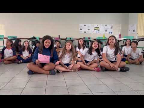 Recordando aula de Artes 1º semestre 😀  🎤 Os alunos do 5º ano encararam mais um desafio criativo dentro do tema paródia!   Após estudarem sobre a arte urbana — como break, rap, hip hop e grafite — e