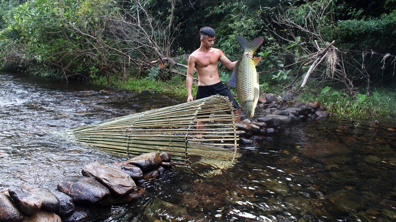 Primitive technology catching fish