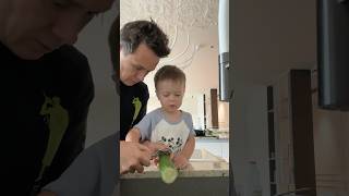 Ване исполнилось 2 года, готовим салат