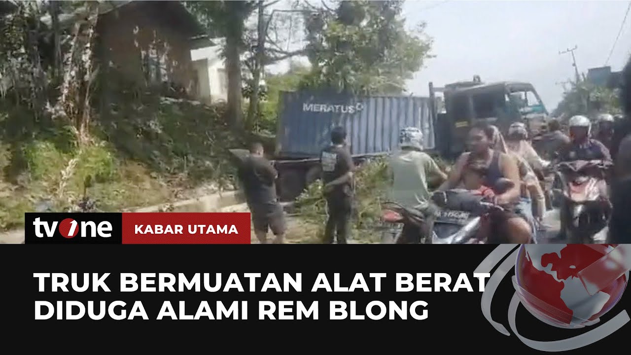 Kecelakaan Beruntun di Padang Libatkan Truk Bermuatan Alat Berat, Sejumlah Kendaraan Rusak Parah