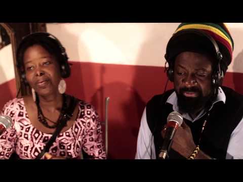 Jah Bongo & The Zion Rock - Faya  accoustic
