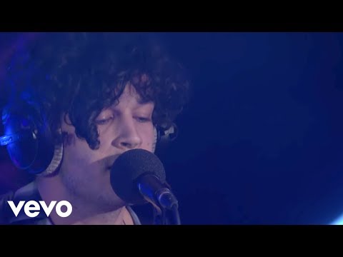 The 1975 - Sorry (Justin Bieber cover in the Live Lounge)