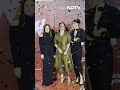 Crew Trailer Launch Event में Kareena Kapoor, Kriti Sanon और  Tabu  - 01:00 min - News - Video