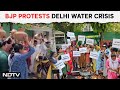 Delhi Water Crisis | BJP Mahila Morcha Protests Outside Atishis Home Over Delhi Water Crisis