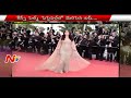 Aishwarya Rai glitters in golden gown at Cannes 2016