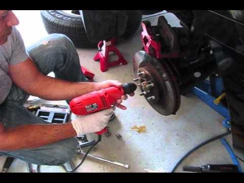 How to replace rear brake pads on honda pilot