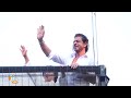 Shah Rukh Khan Celebrates Eid with Fans Outside Mumbai Residence | News9  - 05:26 min - News - Video