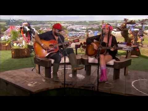 Kacey Musgraves - Merry Go Round at Glastonbury 2014