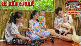 Bất Ngờ Chị Dâu Về Nhà Chơi Và Em Chồng Tặng Quà Cho Con Trai  Ăn Mực Trứng Cuốn Bánh Tráng