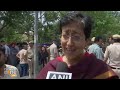 Atishi: Arvind Kejriwal Seeks Blessings at Hanuman Temple with Family and AAP Leaders | News9  - 01:56 min - News - Video