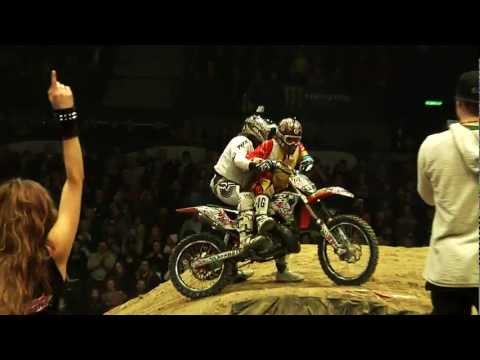 Clip of the Week Nr.9 - Tandem Backflip FMX 