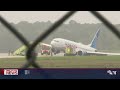Runway shut down after United plane slides into grass  - 01:45 min - News - Video