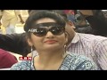 Madhavi Latha silent protest supporting Pawan - LIVE