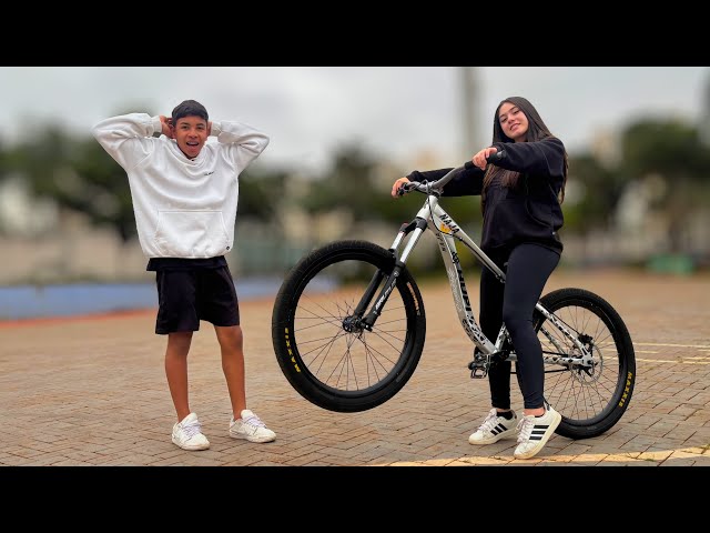 ENSINEI A MINHA CRUSH A DAR GRAU DE BIKE!!!