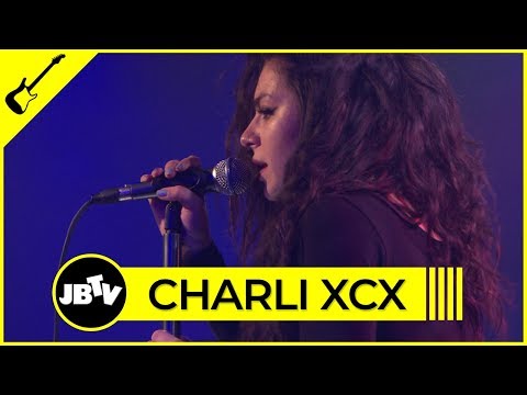 Charli XCX - Grins | Live @ JBTV