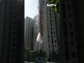 Mumbai High-Rise में भीषण आग, 6 मंजिलें जलकर खाक  - 00:27 min - News - Video