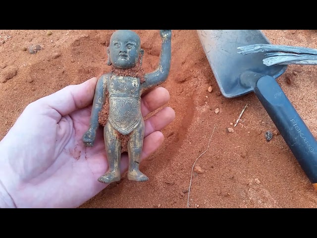 西澳海灘挖出神祕「嬰兒佛像」 歷史學家鑑定：600年前明朝產物