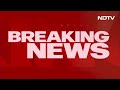 IndiGo Bomb Threat BREAKING: Delhi से Varanasi जा रही Flight में बम की खबर, रन-वे पर रोका गया विमान  - 00:00 min - News - Video
