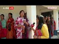 WB 2nd Phase Voting: पश्चिम बंगाल की बालुरघाट पोलिंग बूथ पर महिलाओं की लंबी कतार, बताए चुनावी मुद्दे  - 02:36 min - News - Video