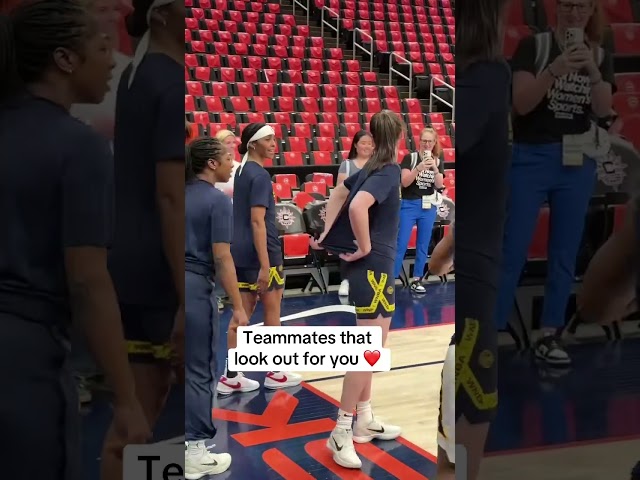 Gotta make sure the shirt is clean 🤝