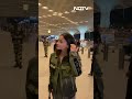 Alia Bhatt ने Mumbai Airport पर लोगों को कहा Bye