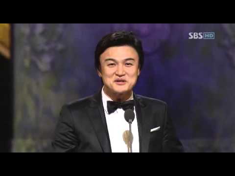 시상하라고 했더니 성대모사 하는 아저씨