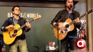 Click to View : Juanes Barnes & Nobles New York 'Persiguiendo el Sol'