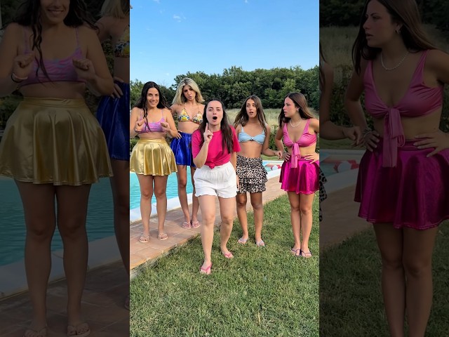Dani svela un segreto alle sue amiche in piscina 🤫! #shorts