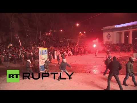 Ukraine: Kiev goes medieval as protesters attack with clubs, shields