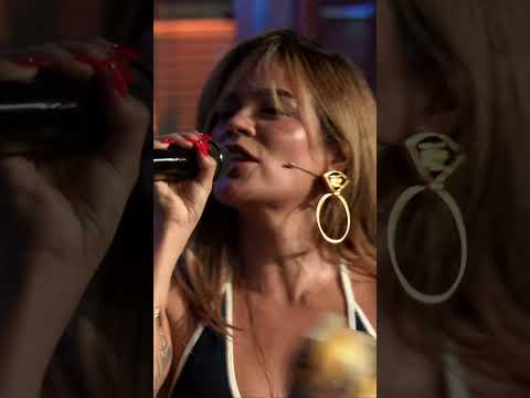 Verano Rosa - Karol G (en directo) | #LaRevuelta 03.07.2025