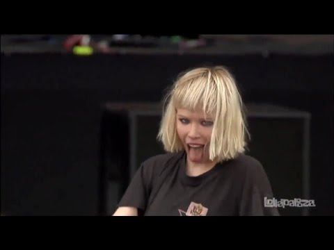 CRYSTAL CASTLES - ALICE PRACTICE LIVE