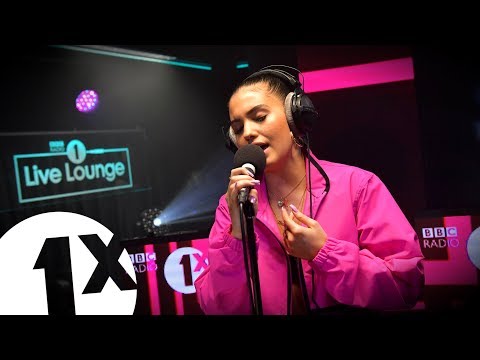 Mabel covers Chris Brown's Yo (Excuse Me Miss) (1Xtra Live Lounge)
