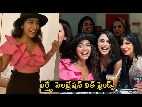 Actress Shriya Saran celebrates birthday with friends, adorable moments Actress Shriya Saran celebrates birthday with friends, adorable moments