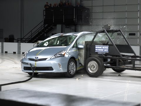 Відео краш-тесту Toyota Prius з 2009 року