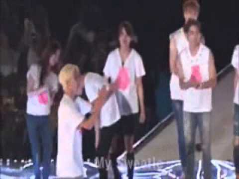 f(x) Krystal with SM Rookies Taeyong,Johnny and Jaehyun