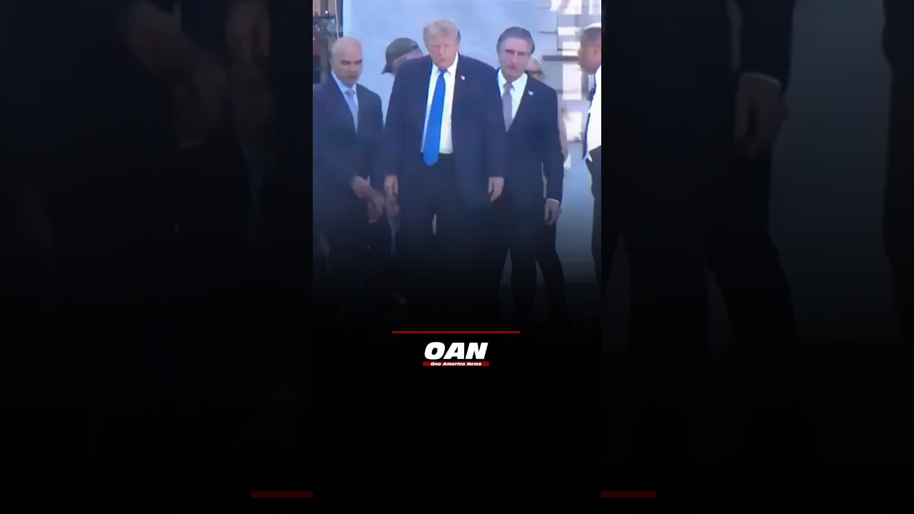 Trump speaks w/National Park Service staff ahead of his departure for Camp David