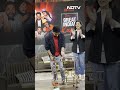 The Great Indian Kapil Show के Set पर Kapil Sharma का एडवांस बर्थडे सेलिब्रेशन  - 01:00 min - News - Video