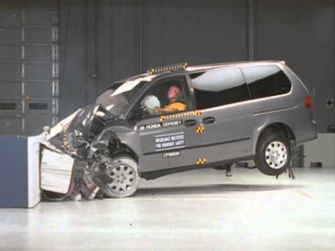 Video Crash Test Honda Odyssey 1998 - 2004